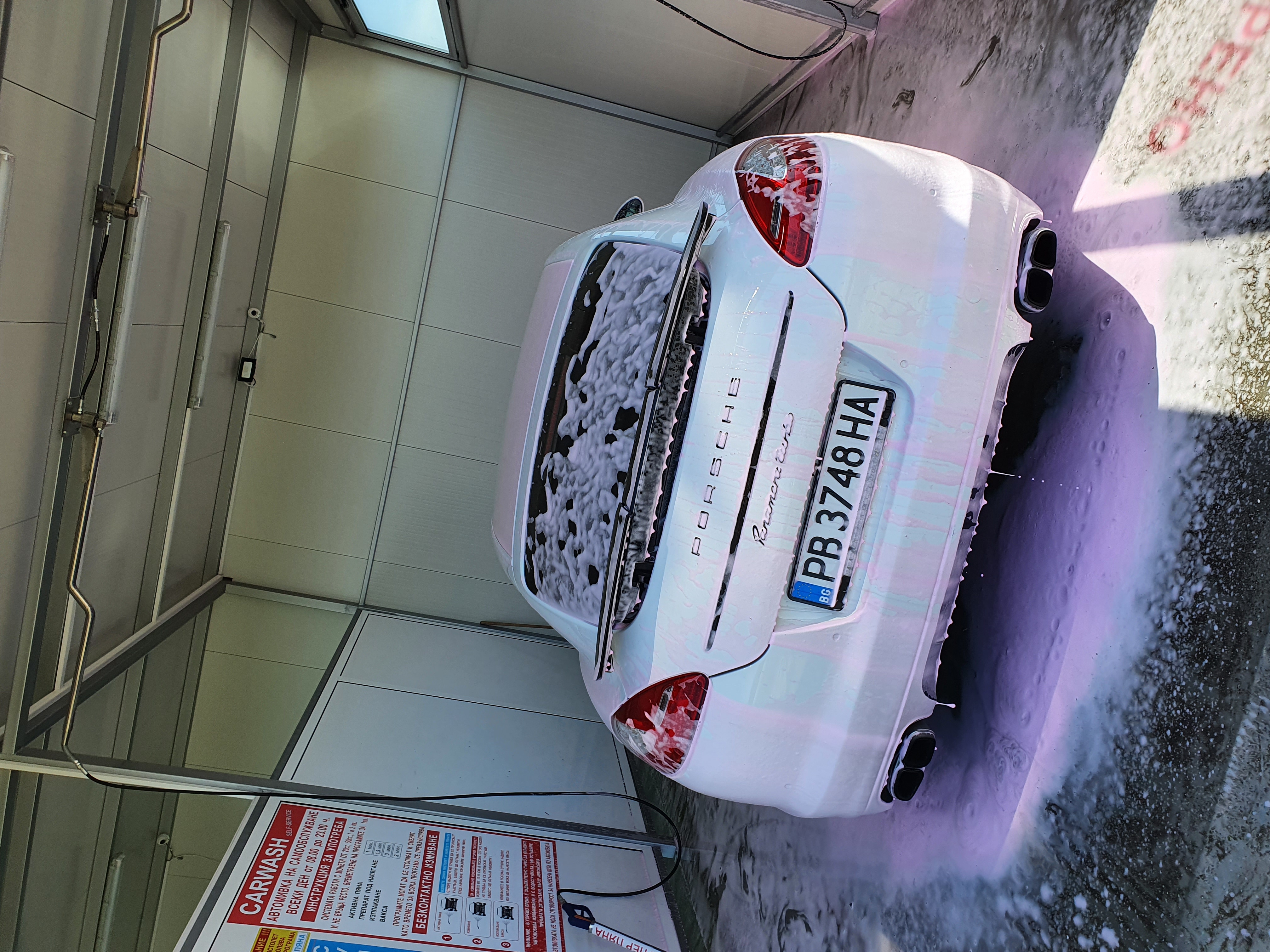 Порше отзад след измиване